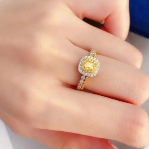 럭셔리 사용자 정의 9K/10K/14K/18K 단단한 금 반지 Prinpcess 잘라 0.6CT 약혼 반지